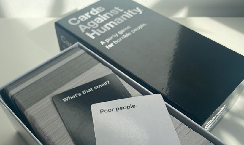 Cards Against Humanity verklagt Elon Musk