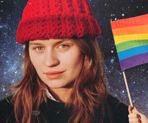 girl in red in der queeren Community